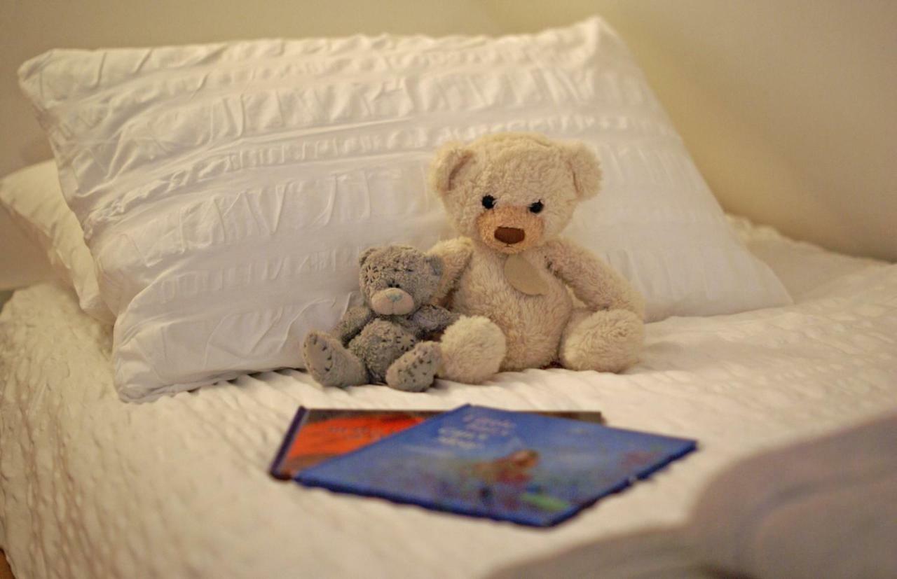 Westbury Cross House Bed & Breakfast Extérieur photo